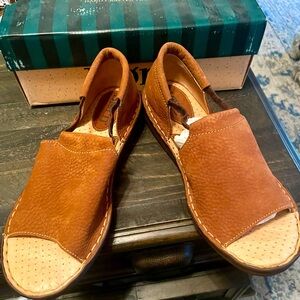 Vintage 90s Born Women's Cove Sandal Light Brown  - BR1640, Rare Never Worn VTG